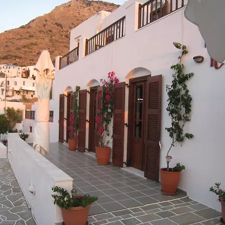 Kiki Ξενοδοχείο 2*